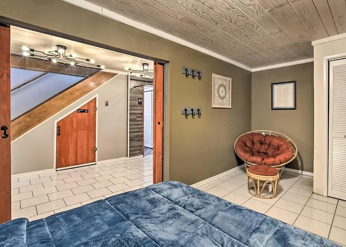 Pet-friendly W/ Deck! Holiday home Bartlett