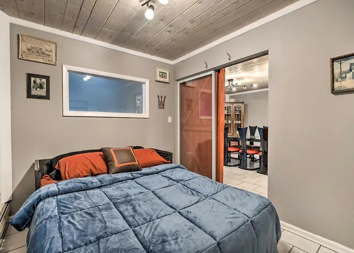 Holiday home Pet-friendly W/ Deck!
