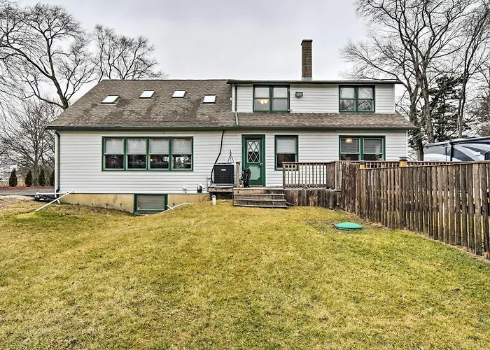 Pet-friendly W/ Deck! *