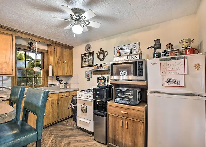 Casa vacanze Pet-friendly W/ Deck!